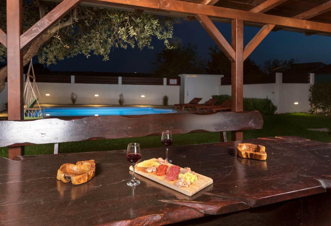 Villa Solymar Posedarje Esterno foto